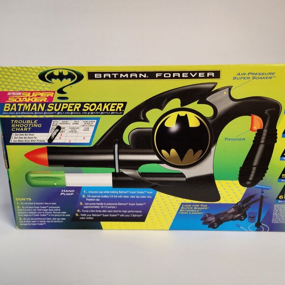 Batman Forever Super Soaker Gun With Belt And Buckle And 2 Water Bottle Refills - Picture 4 of 5